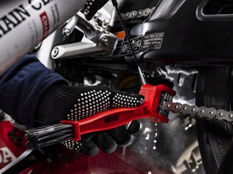 IPONE OFF ROAD CHAIN CARE ZESTAW DO CZYSZCZENIA I SMAROWANIA ŁAŃCUCHA (2 X 750ML) ZE SZCZOTKĄ (CARELINE) IPONE OFF ROAD CHAIN CARE ZESTAW DO CZYSZCZENIA I SMAROWANIA ŁAŃCUCHA (2 X 750ML) ZE SZCZOTKĄ (CARELINE)